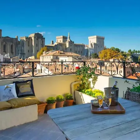 Magnifique De Charme Avec Vue Sur Le Palais Des Papes A Wifi Gratuit *
